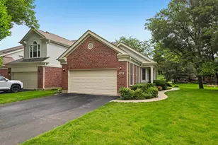 2109 N Charter Point Dr, Arlington Heights, IL 60004 - Photo 1