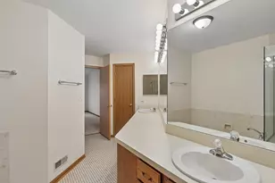 2109 N Charter Point Dr, Arlington Heights, IL 60004 - Photo 29