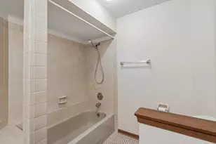 2109 N Charter Point Dr, Arlington Heights, IL 60004 - Photo 19
