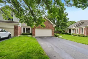 2109 N Charter Point Dr, Arlington Heights, IL 60004 - Photo 3