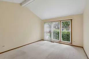 2109 N Charter Point Dr, Arlington Heights, IL 60004 - Photo 13