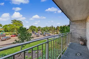 6340 Americana Dr, Willowbrook, IL 60527 - Photo 7