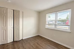 9654 Golf Terrace, Des Plaines, IL 60016 - Photo 5
