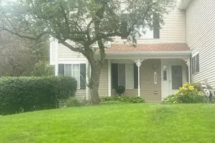 523 Lowell Dr, South Elgin, IL 60177 - Photo 1