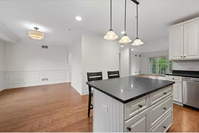 2536 McDaniel Avenue #402, Evanston, IL 60201 - Photo 9