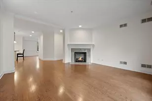 2536 McDaniel Ave, Evanston, IL 60201 - Photo 3