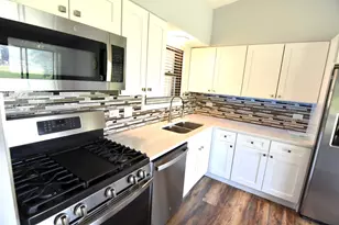 1285 Bamburg Ct, Hanover Park, IL 60133 - Photo 5