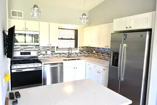 1285 Bamburg Ct, Hanover Park, IL 60133 - Photo 9