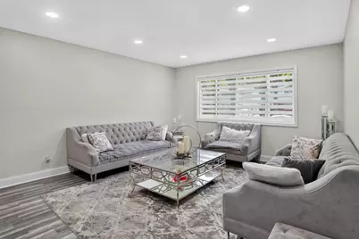 9447 Meadow Lane, Des Plaines, IL 60016 - Photo 3