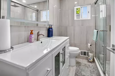 9447 Meadow Lane, Des Plaines, IL 60016 - Photo 13