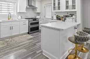 9447 Meadow Ln, Des Plaines, IL 60016 - Photo 7