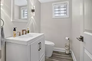 9447 Meadow Ln, Des Plaines, IL 60016 - Photo 9