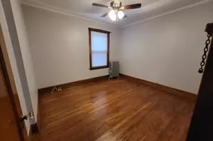 5112 W Sunnyside Ave, Chicago, IL 60630 - Photo 11