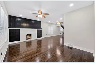 9420 S Saint Lawrence Avenue, Chicago, IL 60619 - Photo 5