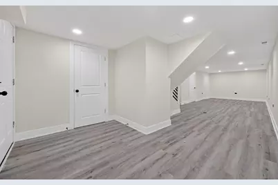 9420 S Saint Lawrence Avenue, Chicago, IL 60619 - Photo 25