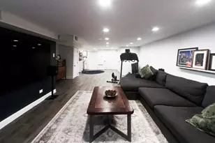 3321 N Whipple St, Chicago, IL 60618 - Photo 9
