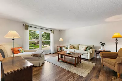 101 S Cedarcrest Drive, Schaumburg, IL 60193 - Photo 7