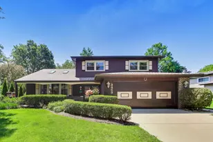 3453 River Falls Dr, Northbrook, IL 60062 - Photo 1