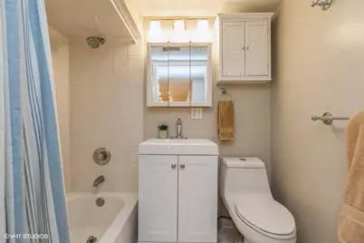 1426 N Greenview Avenue #1, Chicago, IL 60642 - Photo 9