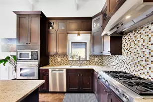 1339 W Walton St, Chicago, IL 60642 - Photo 5