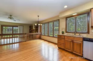 674 Honeysuckle Dr, Naperville, IL 60540 - Photo 7