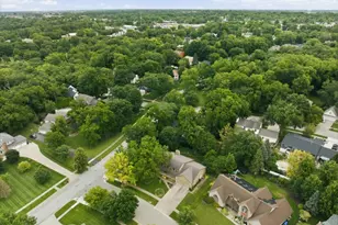 2 Stetson Dr, Bloomington, IL 61701 - Photo 53