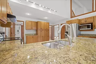 2 Stetson Dr, Bloomington, IL 61701 - Photo 13