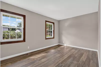 527 Sherwood Drive, Streamwood, IL 60107 - Photo 13