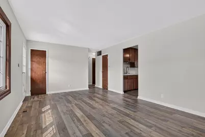 527 Sherwood Drive, Streamwood, IL 60107 - Photo 7