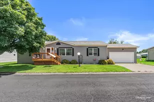 605 Bluebird Cir, Sandwich, IL 60548 - Photo 1