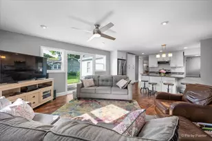 157 S Rosedale Ave, Aurora, IL 60506 - Photo 13