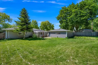 1820 Forrest Boulevard, Saint Charles, IL 60174 - Photo 25