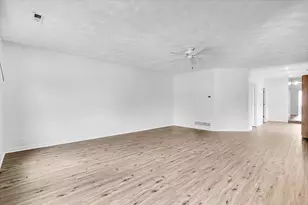 295 N 1st Ave, Coal City, IL 60416 - Photo 7
