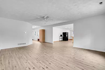 295 N 1st Avenue, Coal City, IL 60416 - Photo 5