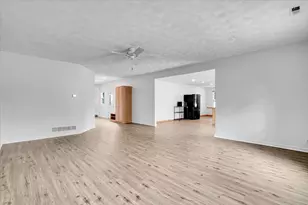 295 N 1st Ave, Coal City, IL 60416 - Photo 5
