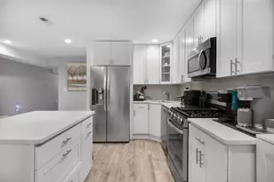 1135 W Farwell Ave, Chicago, IL 60626 - Photo 5