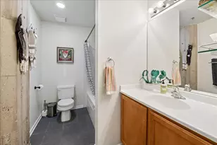 210 S Desplaines St, Chicago, IL 60661 - Photo 23