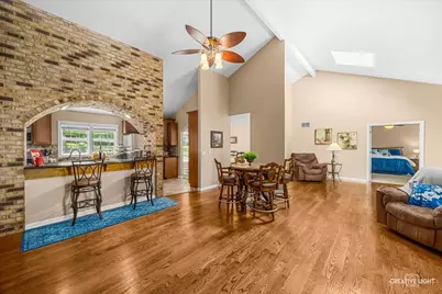 2202 Country Knoll Lane, Elgin, IL 60123 - Photo 9
