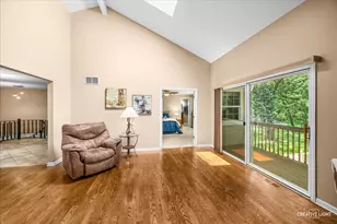 2202 Country Knoll Ln, Elgin, IL 60123 - Photo 11