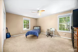 2202 Country Knoll Ln, Elgin, IL 60123 - Photo 21