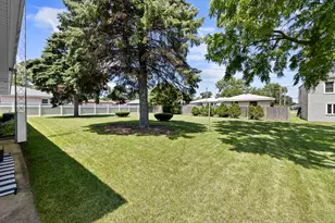 2225 W Arden Pl, Joliet, IL 60435 - Photo 33