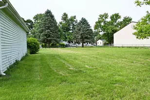 11 E Woodlawn St, Danville, IL 61832 - Photo 13