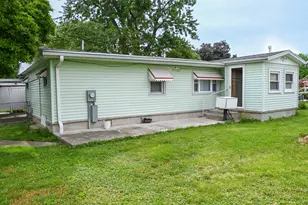 11 E Woodlawn St, Danville, IL 61832 - Photo 9