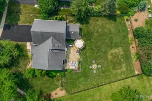 1756 Somerfield Ln, Crystal Lake, IL 60014 - Photo 5