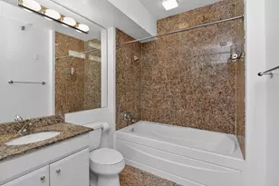 33 W Ontario St, Chicago, IL 60654 - Photo 9
