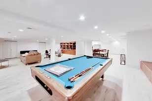 35 Windsor Dr, Oak Brook, IL 60523 - Photo 23
