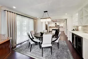 35 Windsor Dr, Oak Brook, IL 60523 - Photo 5
