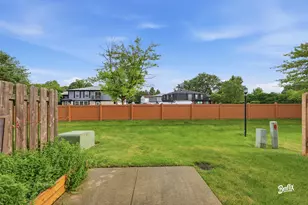 888 Swan Blvd, Deerfield, IL 60015 - Photo 19