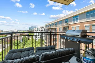 437 W Division St, Chicago, IL 60610 - Photo 17
