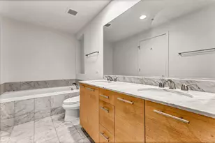 240 E Illinois St, Chicago, IL 60611 - Photo 19